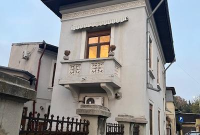 Casă individuală cu 6 camere în Parcul Carol