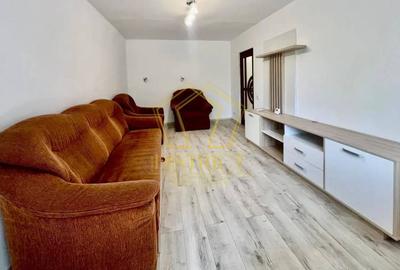 Apartament cu 3 camere decomandat în Lipovei