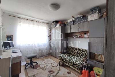 Apartament cu 3 camere decomandat, mobilat în Mănăștur