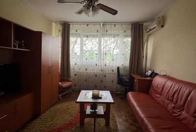 Inchiriez apartament doua camere Eroii Revolutiei - 2