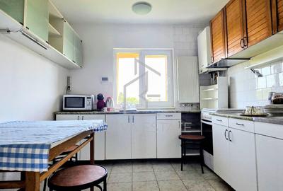 Apartament cu 3 camere, mobilat în Zorilor