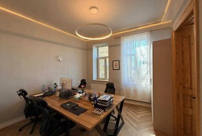 Piata Ovidiu (Centrul Vechi), SPATIU IDEAL BIROURI, 146 mp., 5 camere - 2