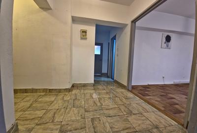 Ultracentral Tomis Mall 3 camere decomandat etaj 3/7 - 29