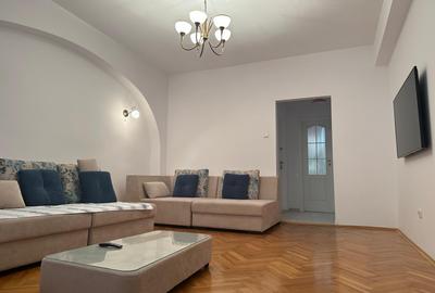 Apartament cu 2 camere semidecomandat, mobilat în Calea Victoriei