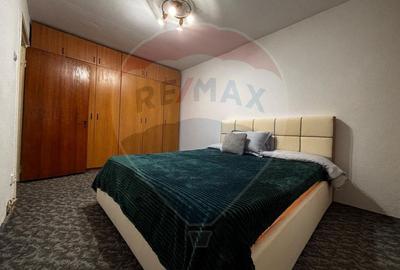 Apartament cu 2 camere semidecomandat, mobilat în Central
