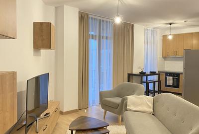 Apartament cu 3 camere decomandat, mobilat în Take Ionescu