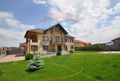 Vilă de închiriat in SANPETRU - 1