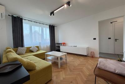 Apartament cu 3 camere semidecomandat, mobilat în Ștefan cel Mare