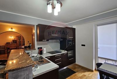 Casă / Vilă de lux cu 8 camere de vânzare in Obcini, Suceava - 15