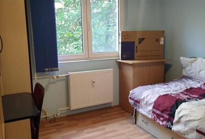 Apartament cu 4 camere decomandat în Teiul Doamnei