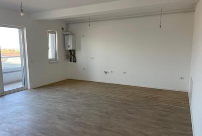 Apartament cu 3 camere decomandat în Torontalului