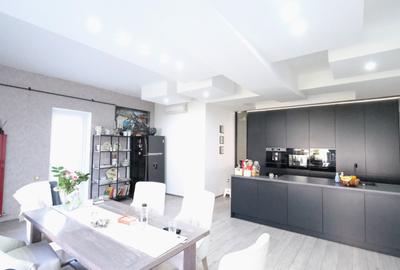 Vanzare Ultracentral orasul Piatra Neamt compus din 3000 mp teren si 4 cladiri - 1