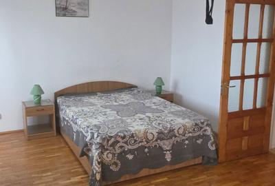 Garsonieră decomandată, mobilată în Unirii