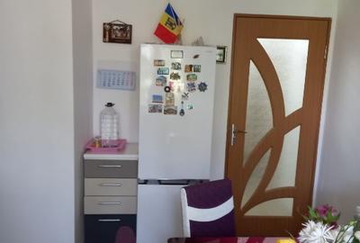 Se vinde apartament cu 2 camere in zona 2 Moldoveni,str.Musetelului bl.J 20 . - 3