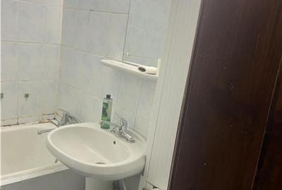 Apartament 2 camere, cartier Sud , et 3 4 , decomandat , centrala termica propri - 9