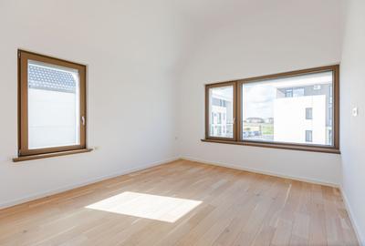 Casa Modernă cu Spații Vitrate Generoase - 21