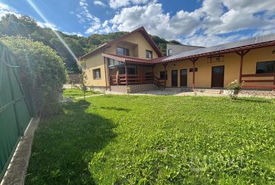 Casă individuală cu 5 camere în Tăuți