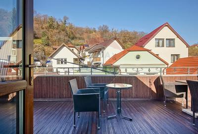 Casă individuală cu 7 camere în Centrul Istoric