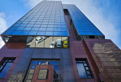 Birou, 3050 mp în Universitate