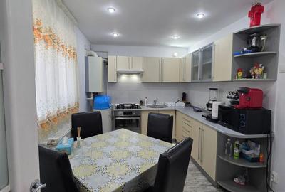 Casa-Vila/chiar lângă pensiunea Amara - 7