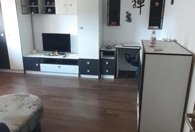 Garsonieră decomandată, mobilată în Central