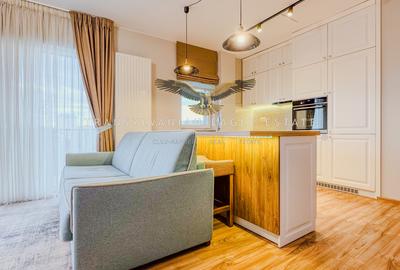 Apartament cu 3 camere semidecomandat, mobilat în Bună Ziua