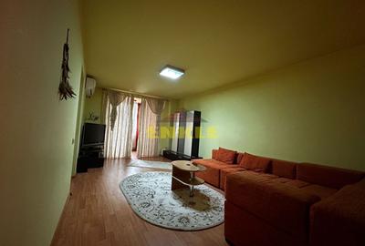 De inchiriat apartament cu 3 camere, zona Bulevard - 3