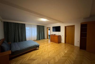 Vilă spațioasă  cu 12 camere de  închiriat situată în localitatea Eforie Nord - 2