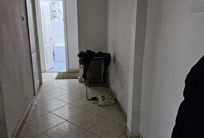 Apartament cu trei camere , decomandat , et.2, Lipovei - 4
