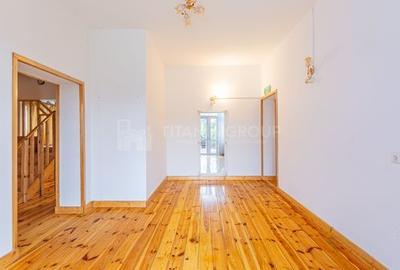 Vila in Poiana Brasov cu teren generos 1600mp, 2 corpuri, comision 0 - 20
