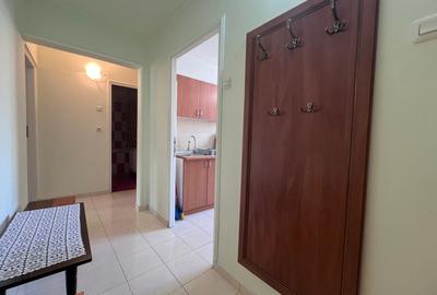 Apartament cu 2 camere decomandat în Liliacului