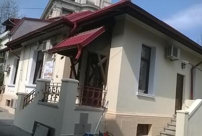 Unirii vila singur in curte - 1