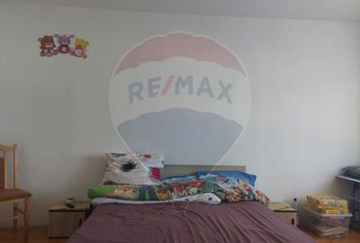 Apartament cu 4 camere decomandat de vânzare în Moinesti - 3