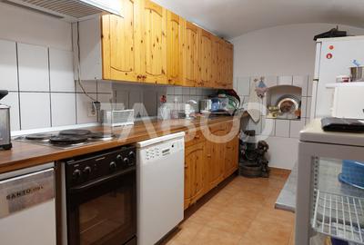 Casa si curte pretabila pentru 2 familii 980 mp teren liber Cisnadie - 24