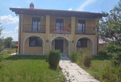 Casă / Vilă de lux cu 5 camere de vânzare în Vadu Moldovei, Suceava - 7