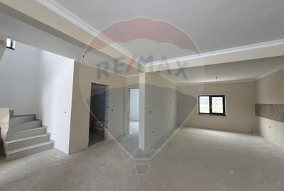 Casă / Vilă cu 4 camere de vânzare în zona Lascar Catargiu - 10