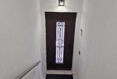 Piata Romana,  de inchiriat -5 camere, apartament nou in vila, parter, sect 1 - 6