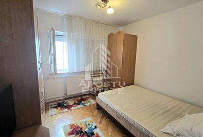 Apartament cu 2 camere, etaj intermediar, decomandat, zona Lipovei - 1