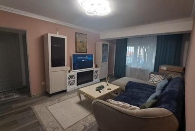 Apartament cu 2 camere semidecomandat, mobilat în Casa de Cultură