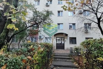 Apartament cu 3 camere semidecomandat în Giurgiului