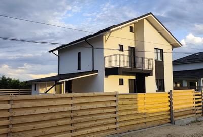 FARA COMISIOANE casa cu 4 - 5 camere P+1+pod 2 placi terasa cam tehnic la cheie - 21