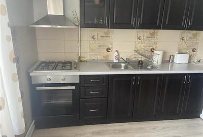 Apartament 4 camere , zona Piata Moldovei -Scoala nr 2 , decomandat 80 mp , imbu - 8