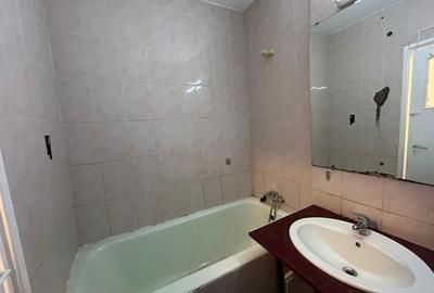 Apartament 3 camere Giulesti curat - 16