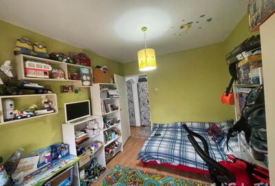Apartament 3 Camere, Etaj 4, Strada 23 August - 5