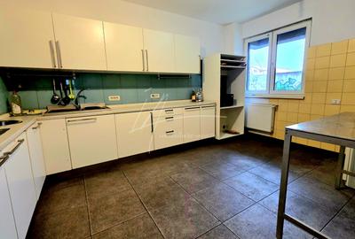 Apartament cu 5 camere-239 mp. utili si terasa 356 mp. in Prel. Ghencea-parter - 35