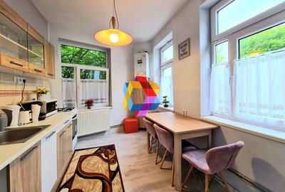 Casă individuală cu 5 camere în Central