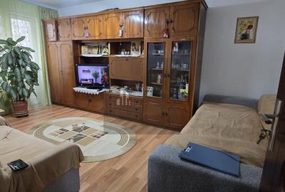 Apartament de vanzare, 2 camere, Titan, etaj 1, decomandat