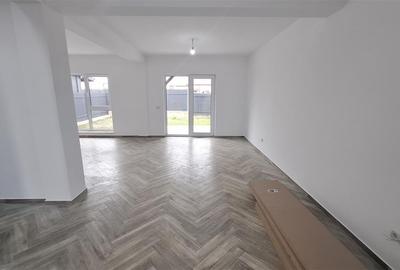 Duplex cu 4 camere în Valea Lupului