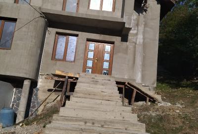 Casă de vânzare Pângărați, Neamț – 5 camere, 2500 mp teren, lângă Mănăstire - 6