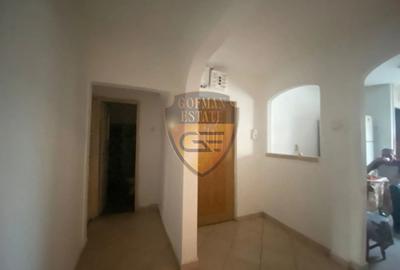 4 camere, Inel 2, etaj 3 / 4, decomandat, balcon 3.7 mp, gaze la usa, 69.2 mp - 3